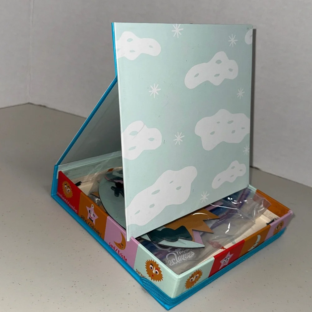 Manhattan Toys on-the-go Making Faces magnetic easel box 44 pieces 3+ years NWOT